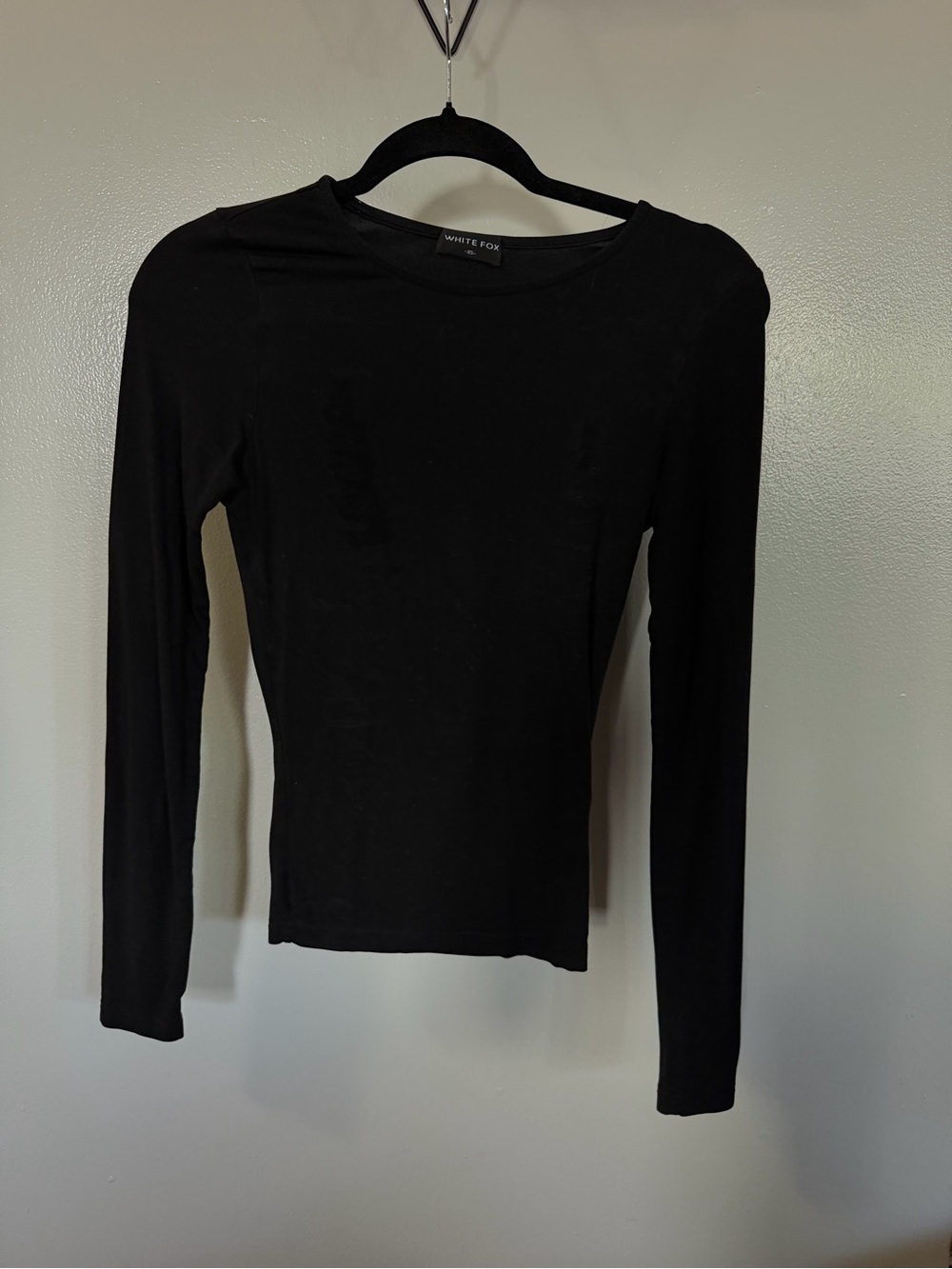 White Fox Boutique Black Long Sleeve Crewneck Tee